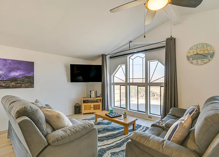 Holiday home 5 Mi To River: Boating & Off-roading Oasis! *